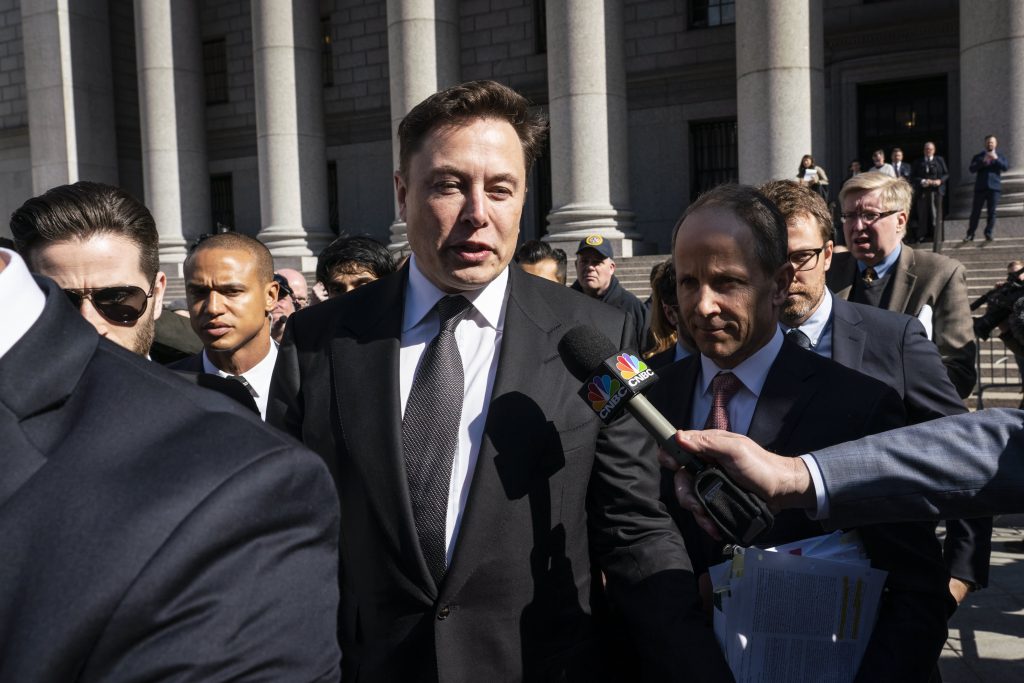 Dopo che il CEO di Tesla Elon Musk ha affermato "indagini incessanti", la SEC torna sui suoi passi