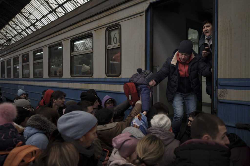 Il numero di rifugiati ucraini ha superato il milione;  I russi bloccano i porti