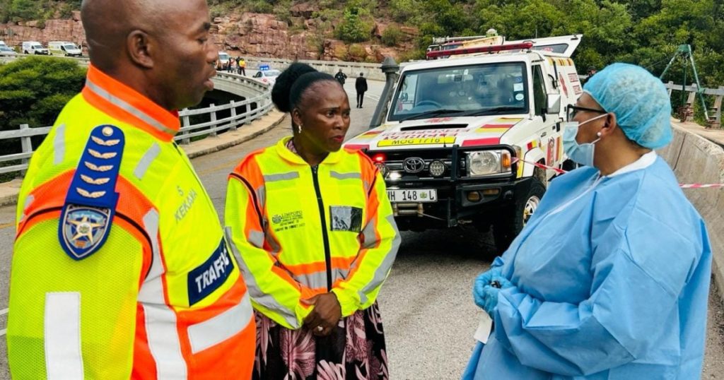 Almeno 45 persone sono morte e una è sopravvissuta in un incidente d'autobus in Sud Africa  Notizie sui trasporti