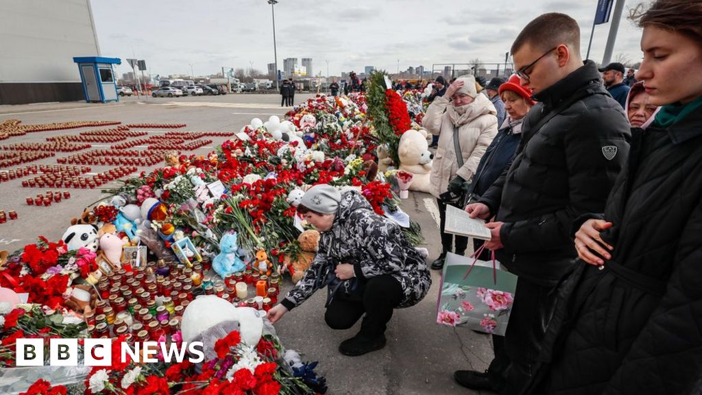 Attentato al concerto di Mosca: i parenti delle persone scomparse cercano disperatamente risposte