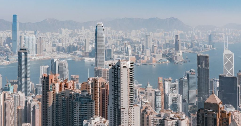 Bitcoin ed Ether aumentano dopo che i richiedenti dei fondi negoziati in borsa di Hong Kong annunciano che l'ETF Bitcoin è stato approvato