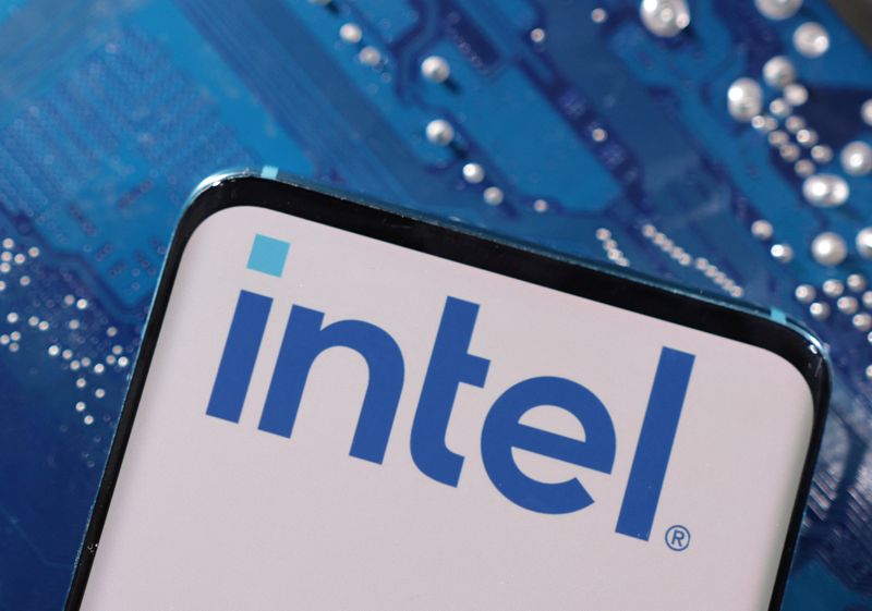 Intel crolla mentre la perdita delle attività di fonderia evidenzia un divario crescente con la rivale TSMC