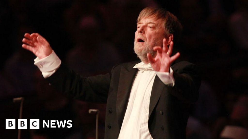 Sir Andrew Davies: il direttore d'orchestra dei BBC Proms muore all'età di 80 anni