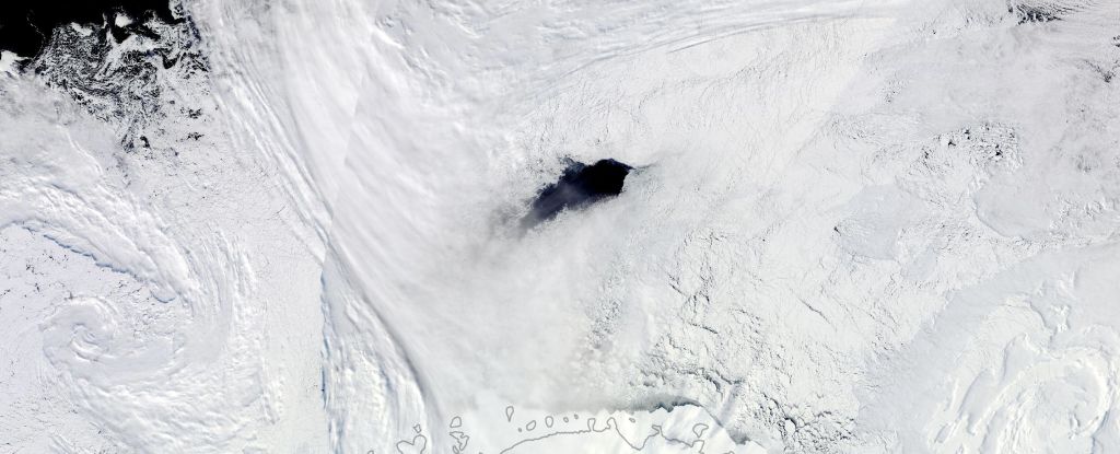 Gli scienziati risolvono un mistero vecchio di 50 anni su ciò che ha causato il gigantesco buco nel ghiaccio dell'Antartide