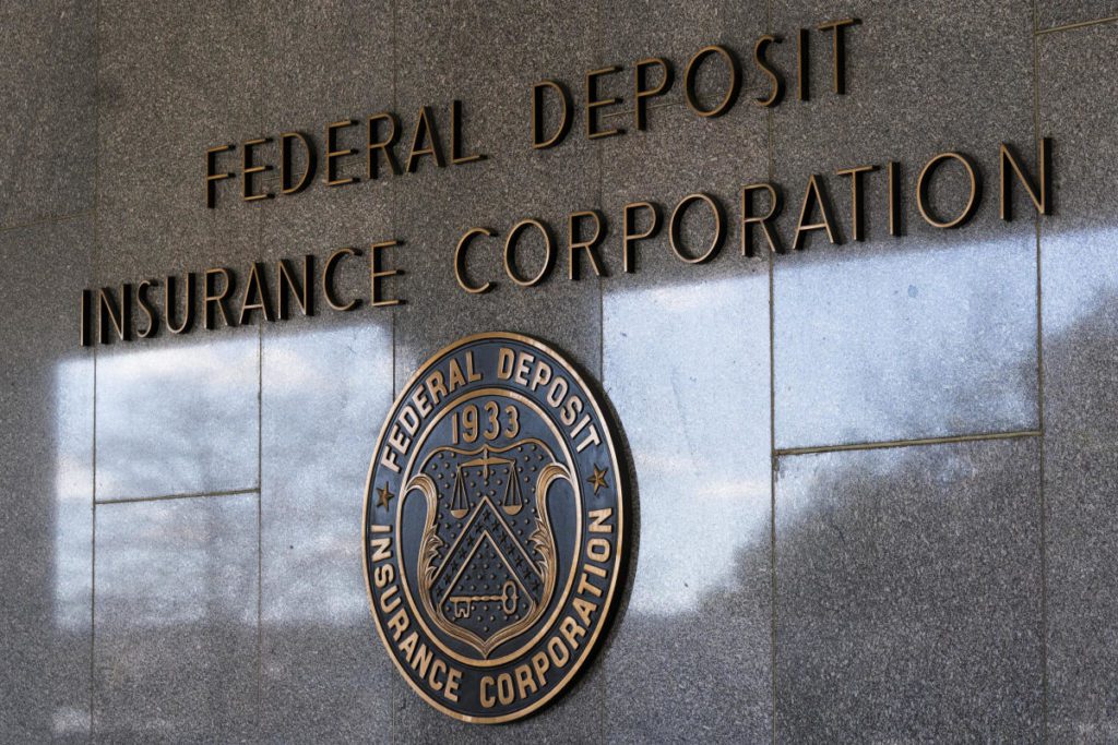 Cambiamento della FDIC che lascia i ricchi depositanti bancari con meno protezione