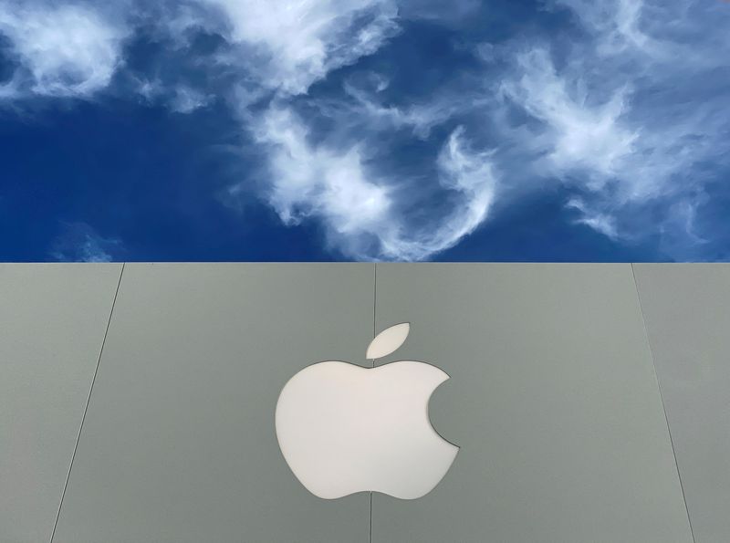 Apple sta lavorando su chip di intelligenza artificiale per data center, riferisce il Wall Street Journal