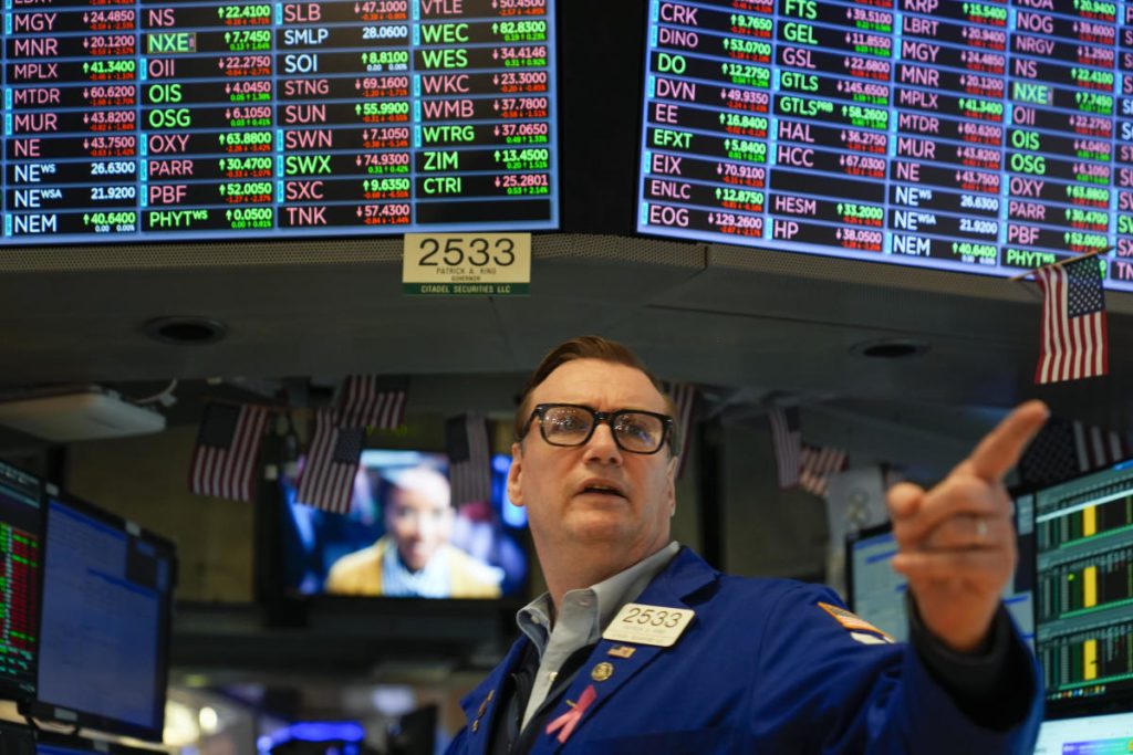 Il Dow Jones punta al sesto giorno di guadagni mentre il Nasdaq crolla