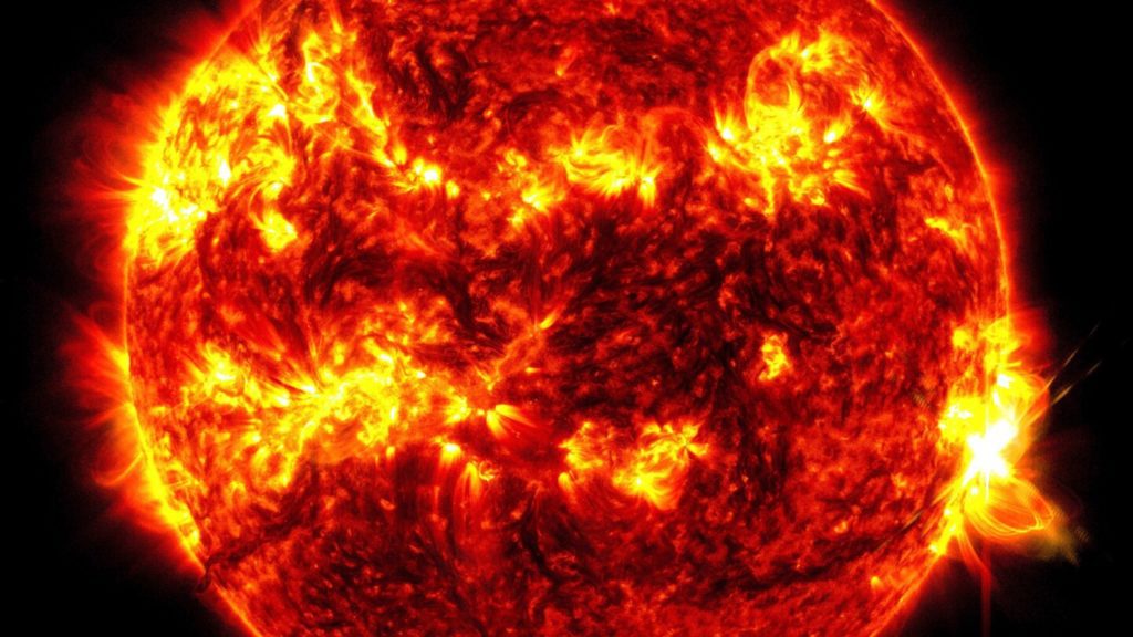 Il Sole scatena la sua più grande eruzione solare in quasi un decennio
