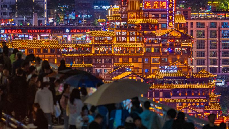 Il turismo in Cina riprende durante le festività del Labor Day, ma i viaggiatori diventano frugali