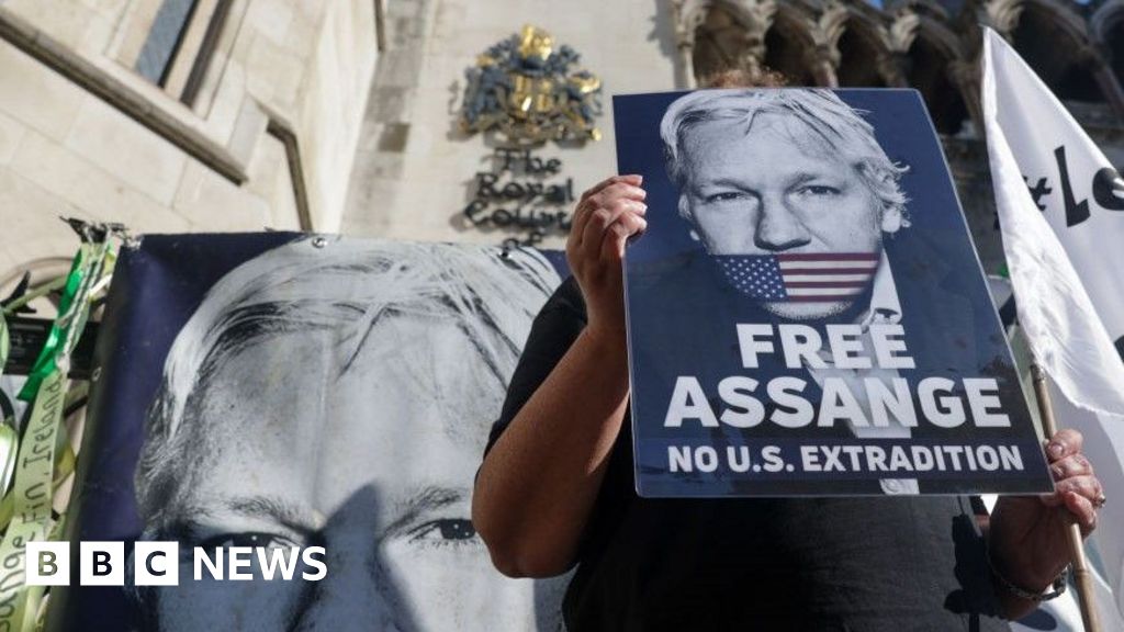 Julian Assange attende un “giorno decisivo” nella sua battaglia per l’estradizione presso l’Alta Corte