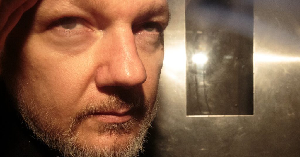 Udienza d'appello per l'estradizione di Julian Assange: cosa potrebbe succedere?
