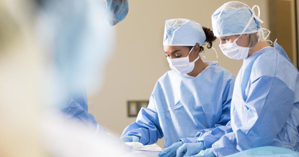 Ulteriori ricerche hanno dimostrato che i pazienti chirurgici corrono meno rischi quando i loro medici sono donne